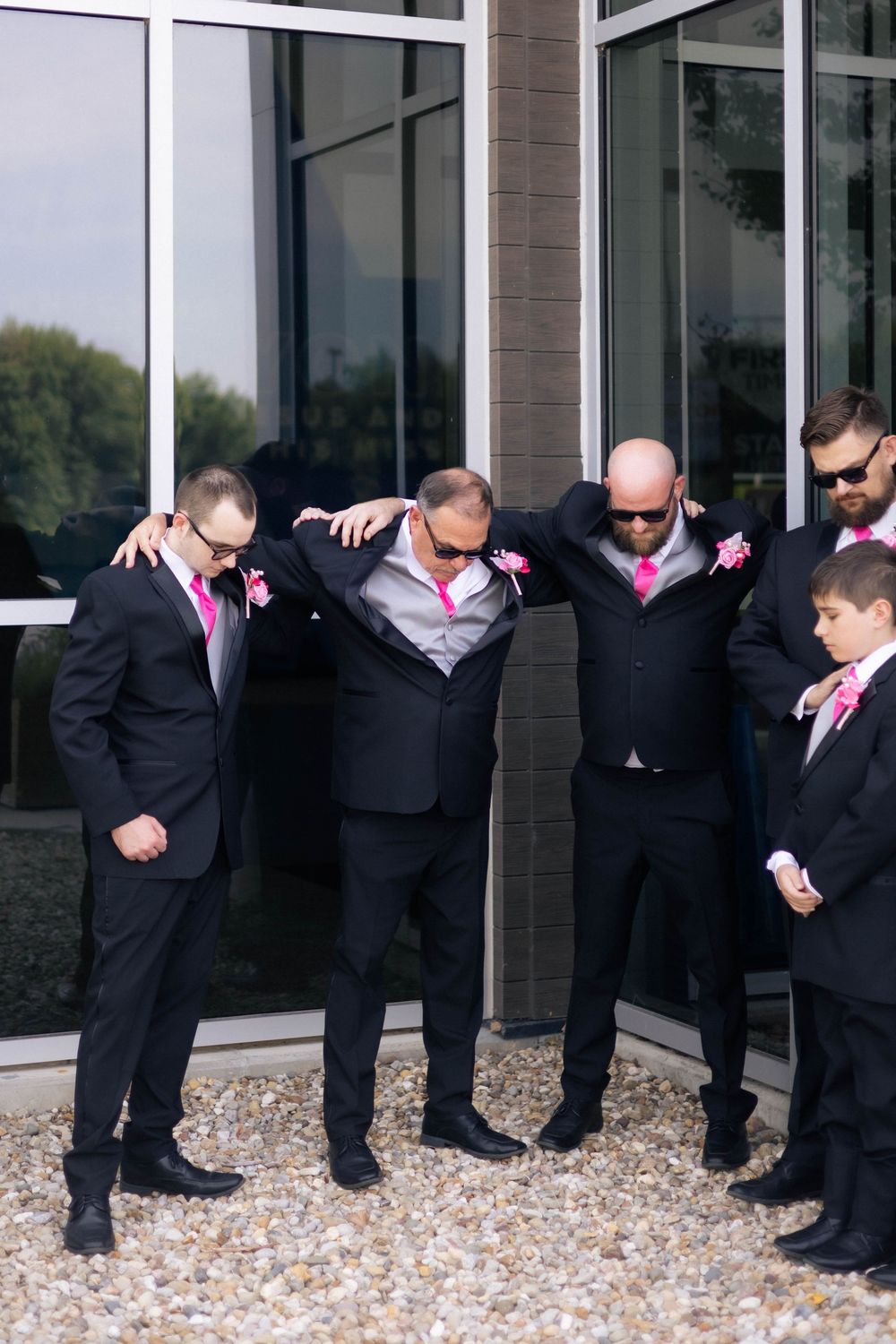 outdoor bridal party portraits in Springfield, Illinois