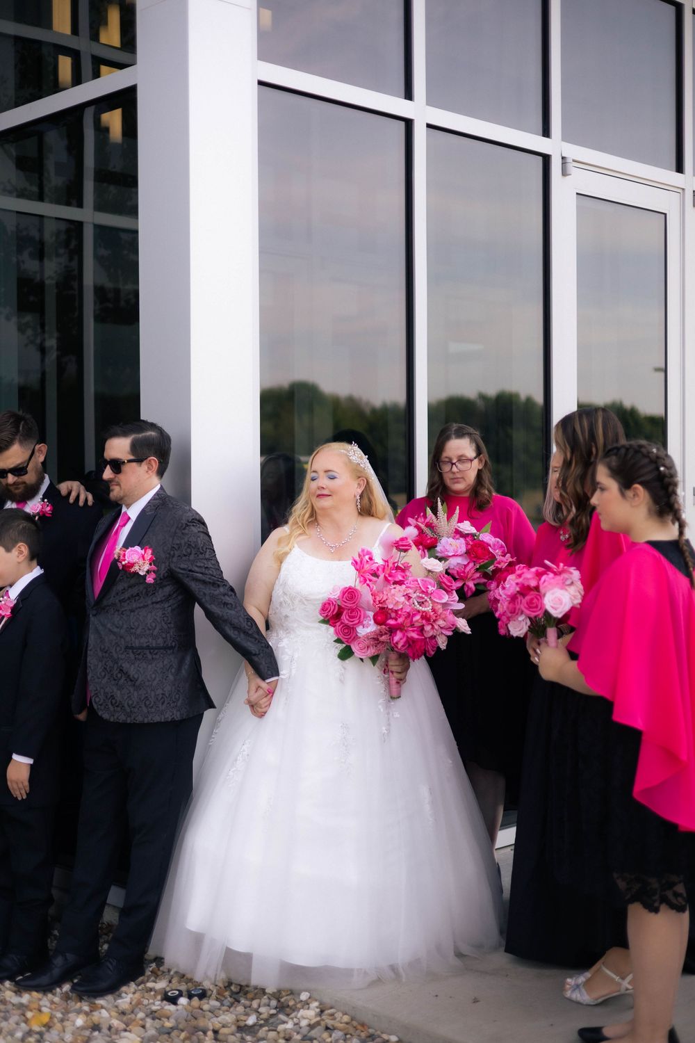 outdoor bridal party portraits in Springfield, Illinois