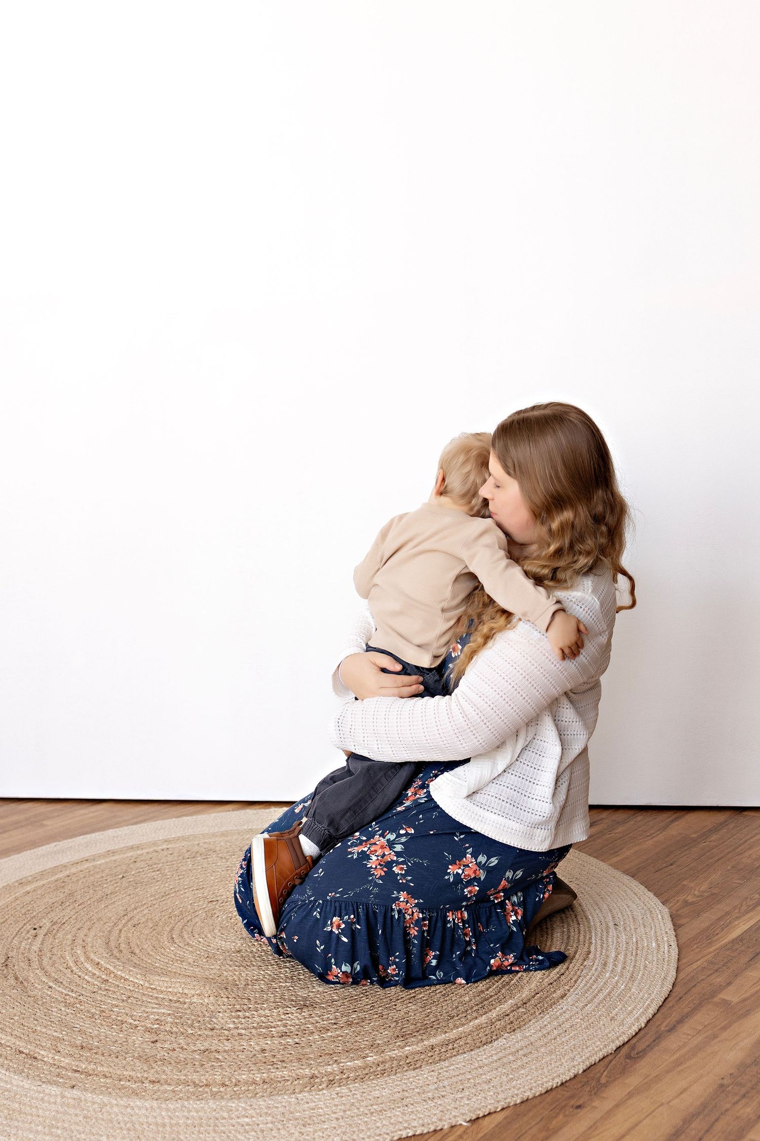 Newborn photography Watertown WI family photographer maternity pregnancy announcement