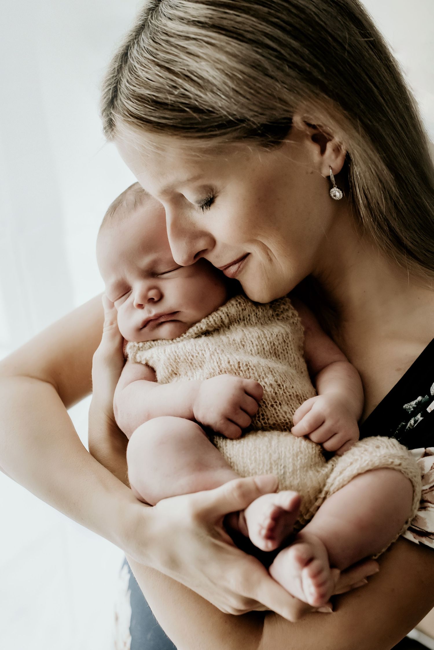 lifestyle newborn photographer cambridgeshire