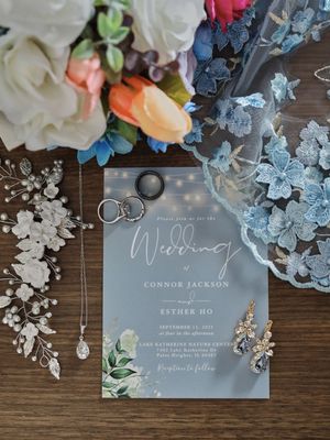 Classic flatlay for wedding.

Indiana Weddings
Illinois Weddings
Michigan Weddings
Weddings