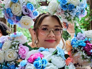 Beautiful floral wedding bouquet around bride.

Indiana Weddings
Illinois Weddings
Michigan Weddings
Weddings