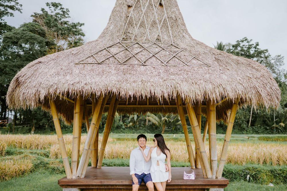 Romantic couple photoshoot in Bali at Capella Ubud