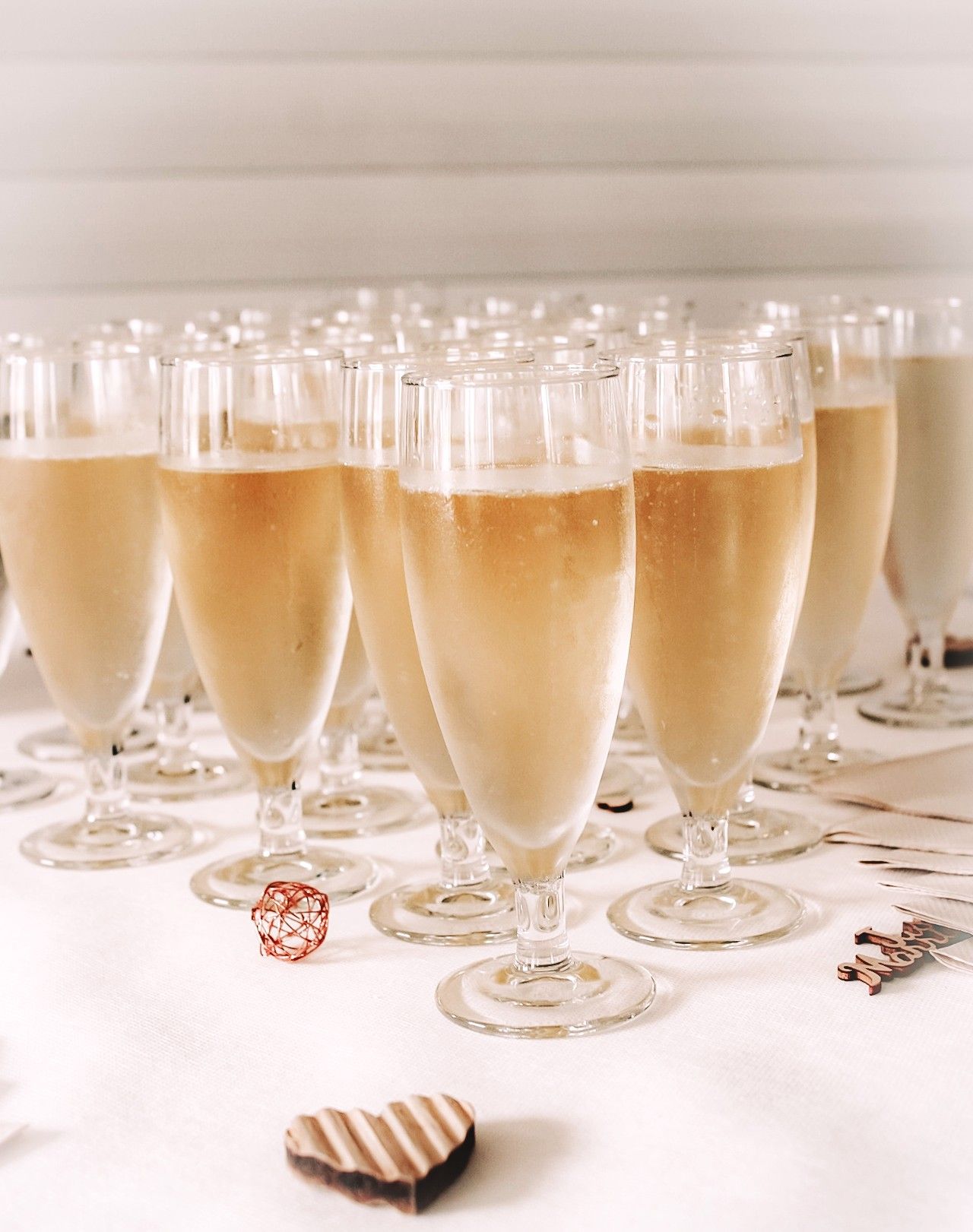 Vin d’honneur de mariage, ambiance festive et élégante, photographie événementielle en Hauts-de-France