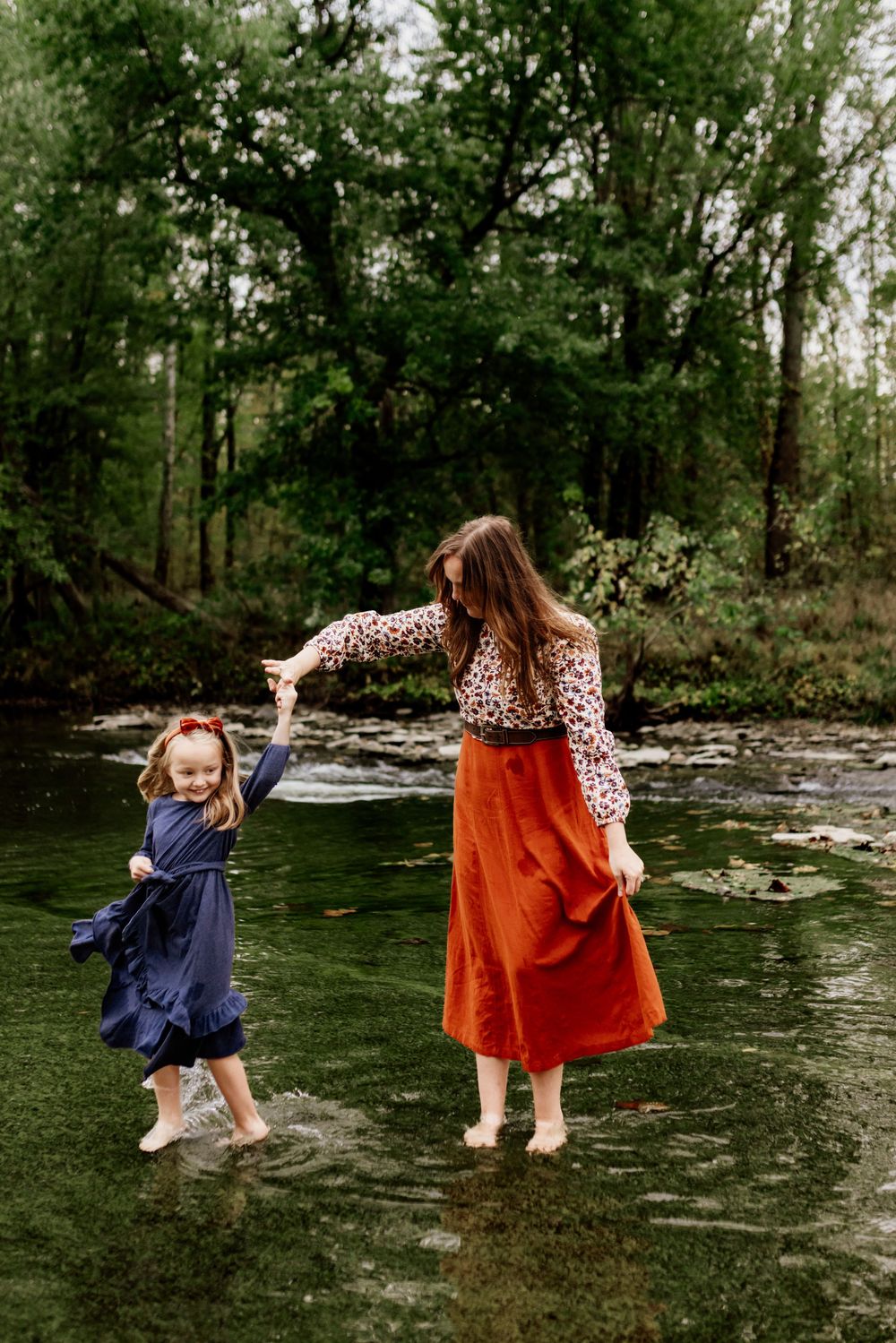 Outdoor creek photographer in Marion indiana