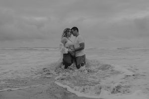 photographe anglet au pays basque coucher de soleil grossesse eau couple océan