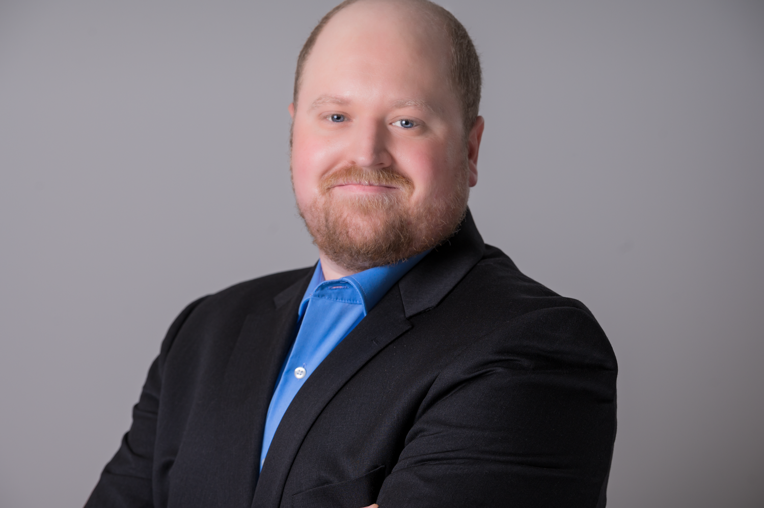 "Modern LinkedIn headshot for men in the DMV area shot with Profoto softboxes for a natural yet professional feel."