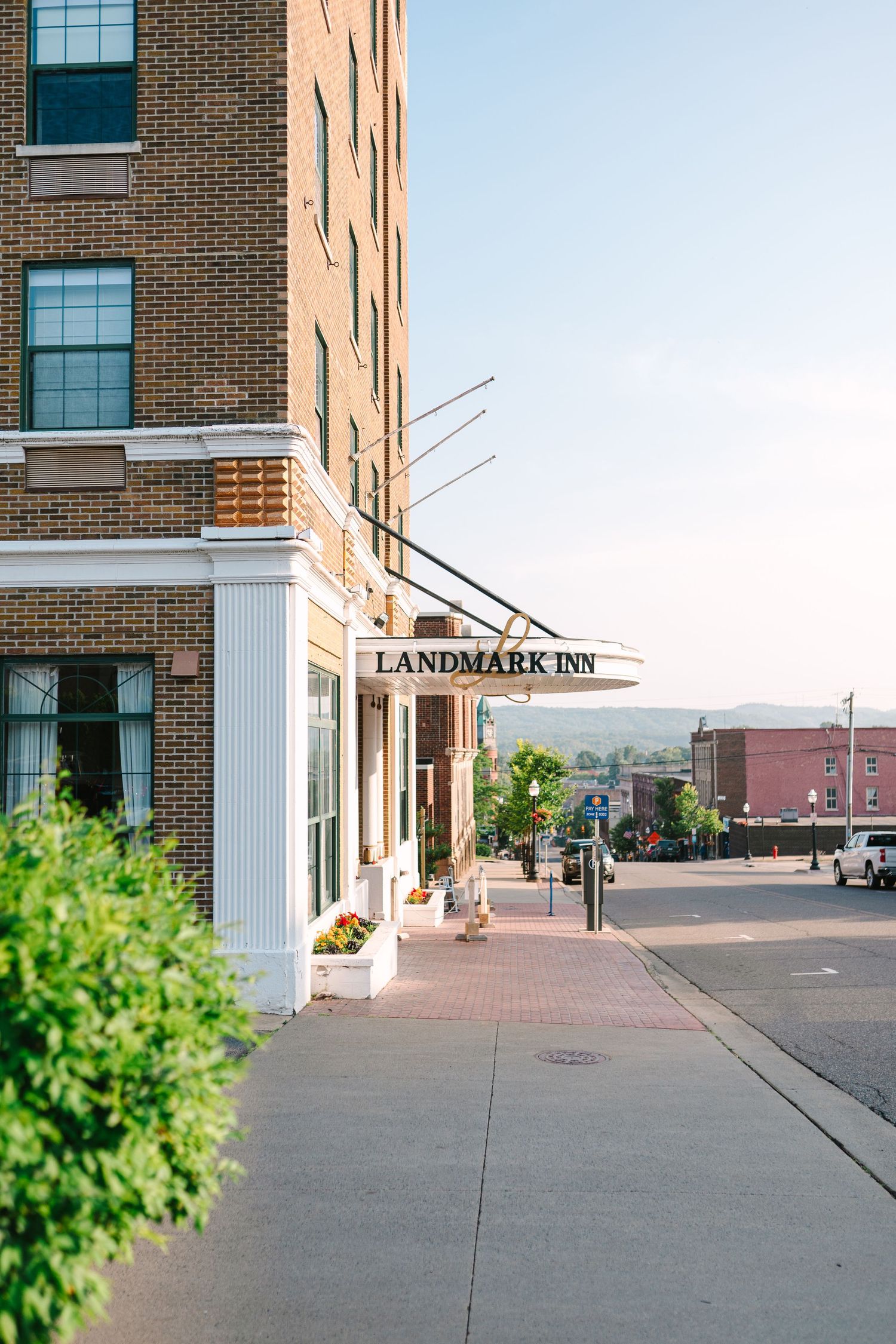 Landmark Inn Marquette MI wedding photographer, wedding photography Marquette, Upper Peninsula wedding photographer