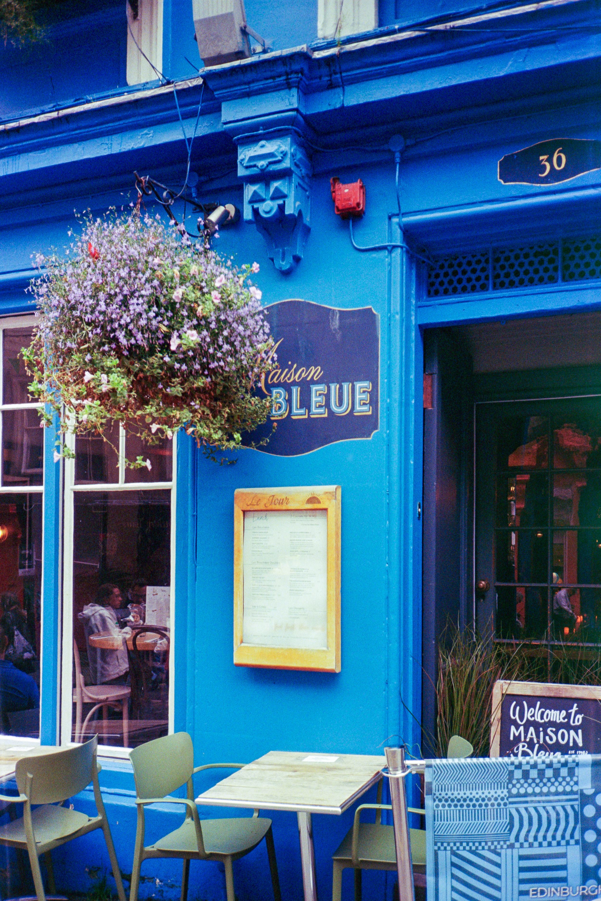 Maison Bleu