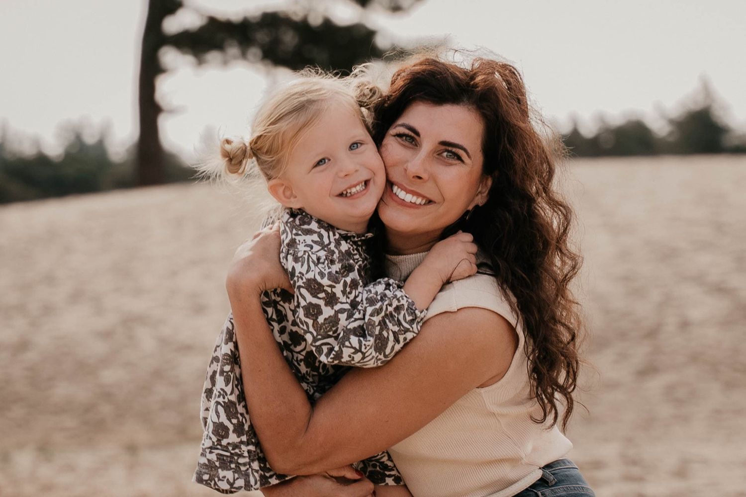 Motherhood shoot - Malon Voortman Fotografie