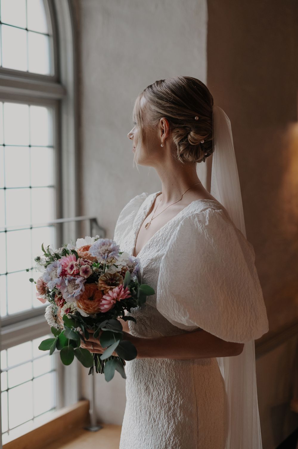 Bröllopsfotograf Umeå, Bröllopsklänning, Backenkyrkan, Sävargården, Fotograf Västerbotten, Fotograf Örnsköldsvik, Fotograf Umeå