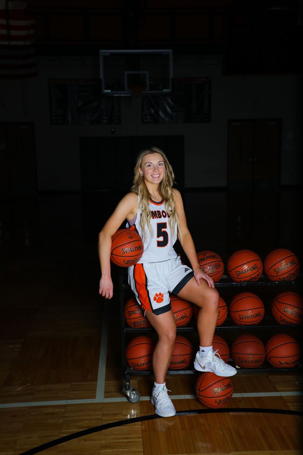 senior girl photo basketball