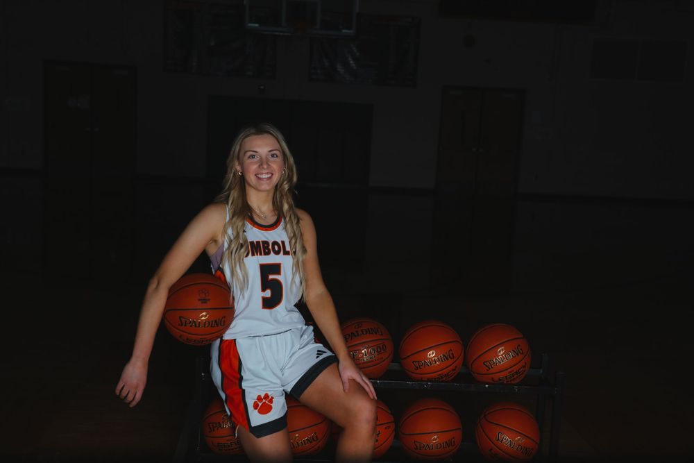 senior girl photo basketball