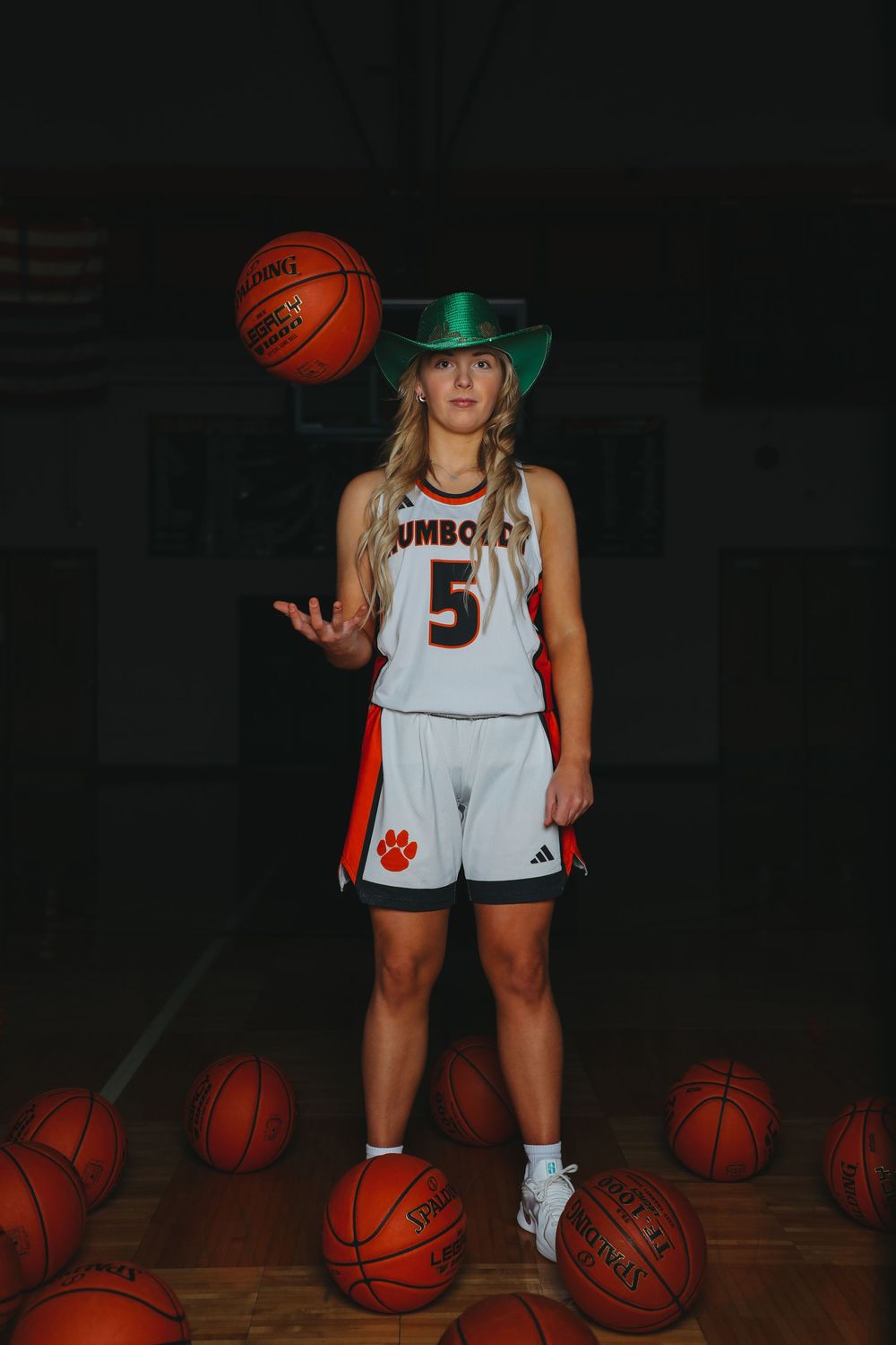 senior girl photo basketball