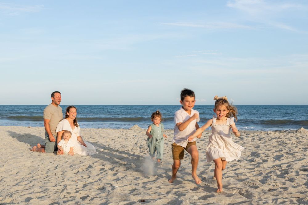 newborn photographer Samantha Ann Photo studio in swansboro near Emerald Isle beach. family photographer for beach photos