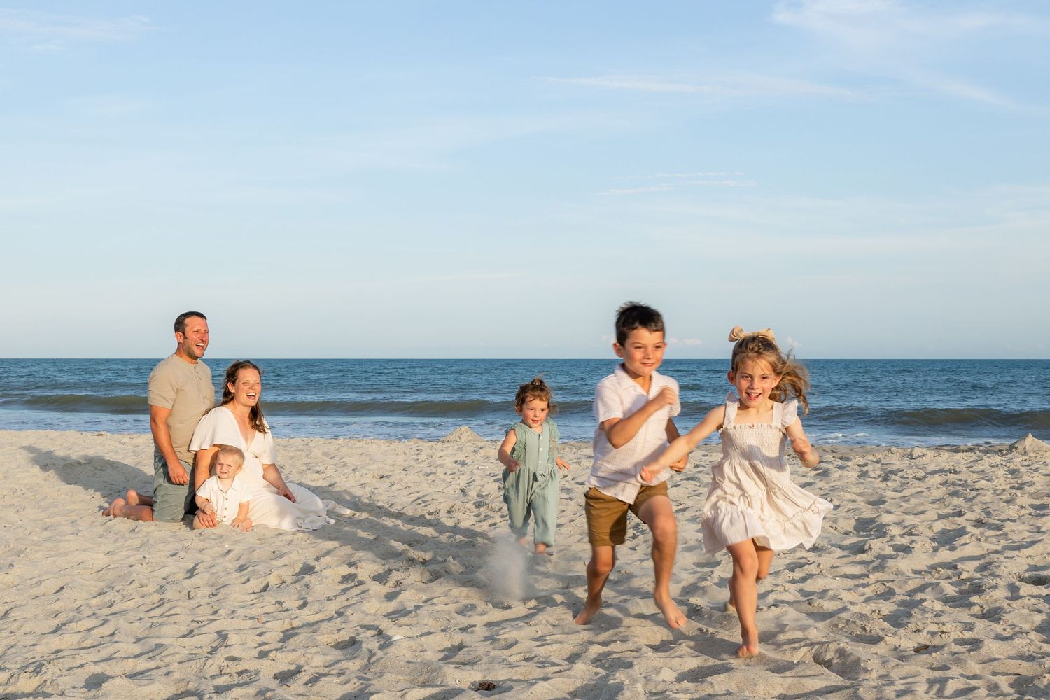 newborn photographer Samantha Ann Photo studio in swansboro near Emerald Isle beach. family photographer for beach photos