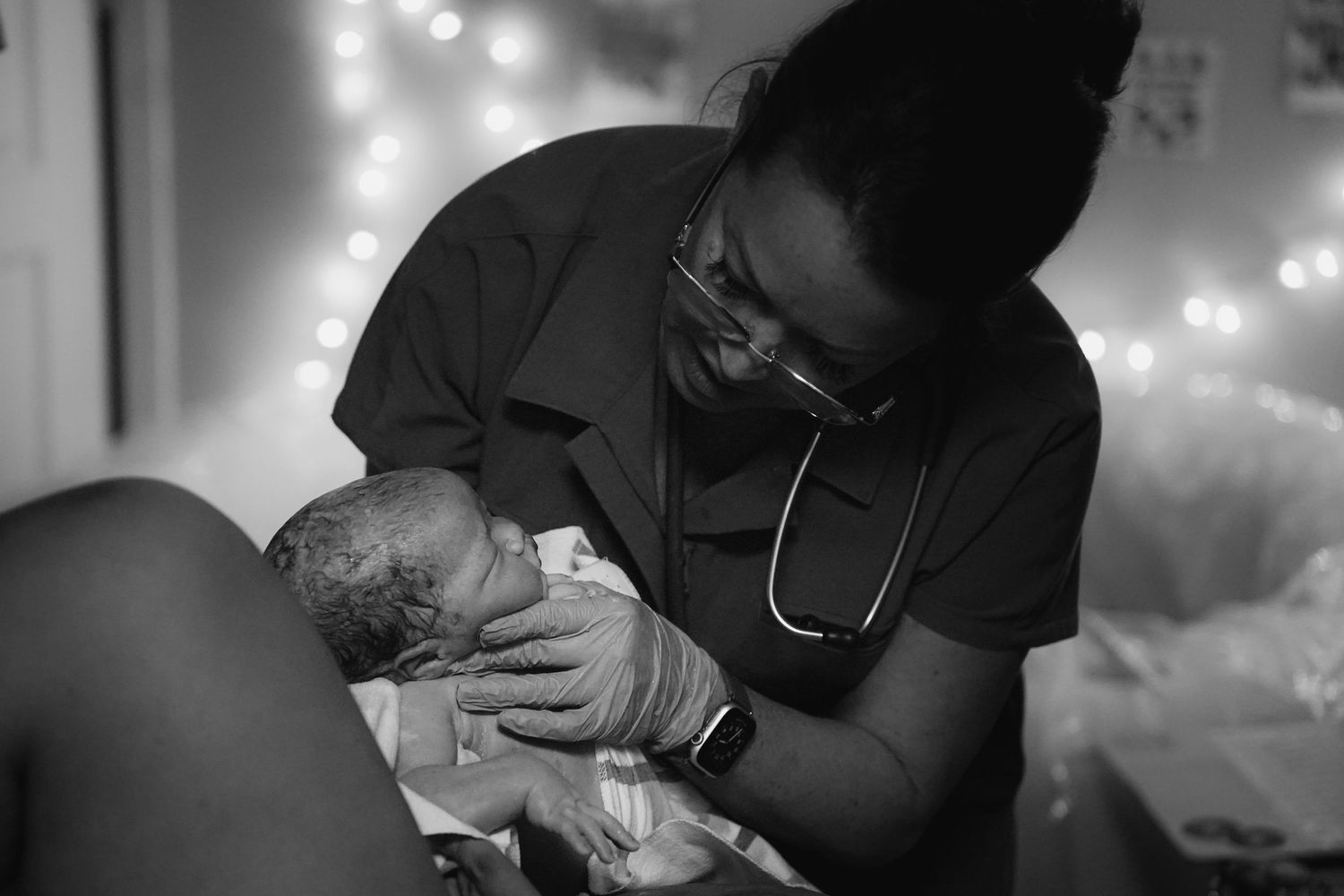 Birth photography, labor and delivery, documentary style, intimate moments, newborn arrival, DeLand FL photographer, authentic home birth