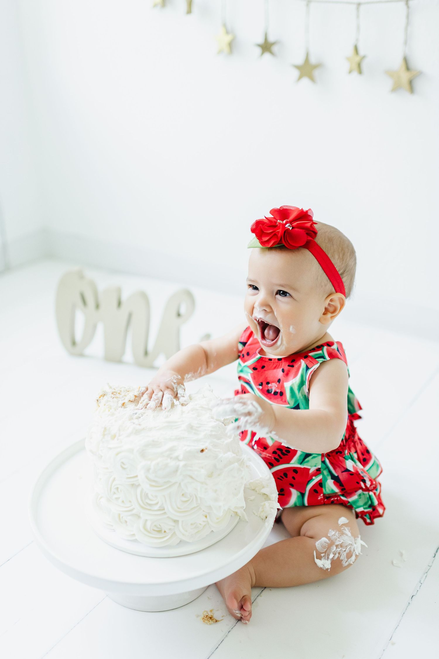 Studio Baby Photographer based in Centennial Colorado. Denver Colorado photographer for maternity, newborn, baby milestones & Family