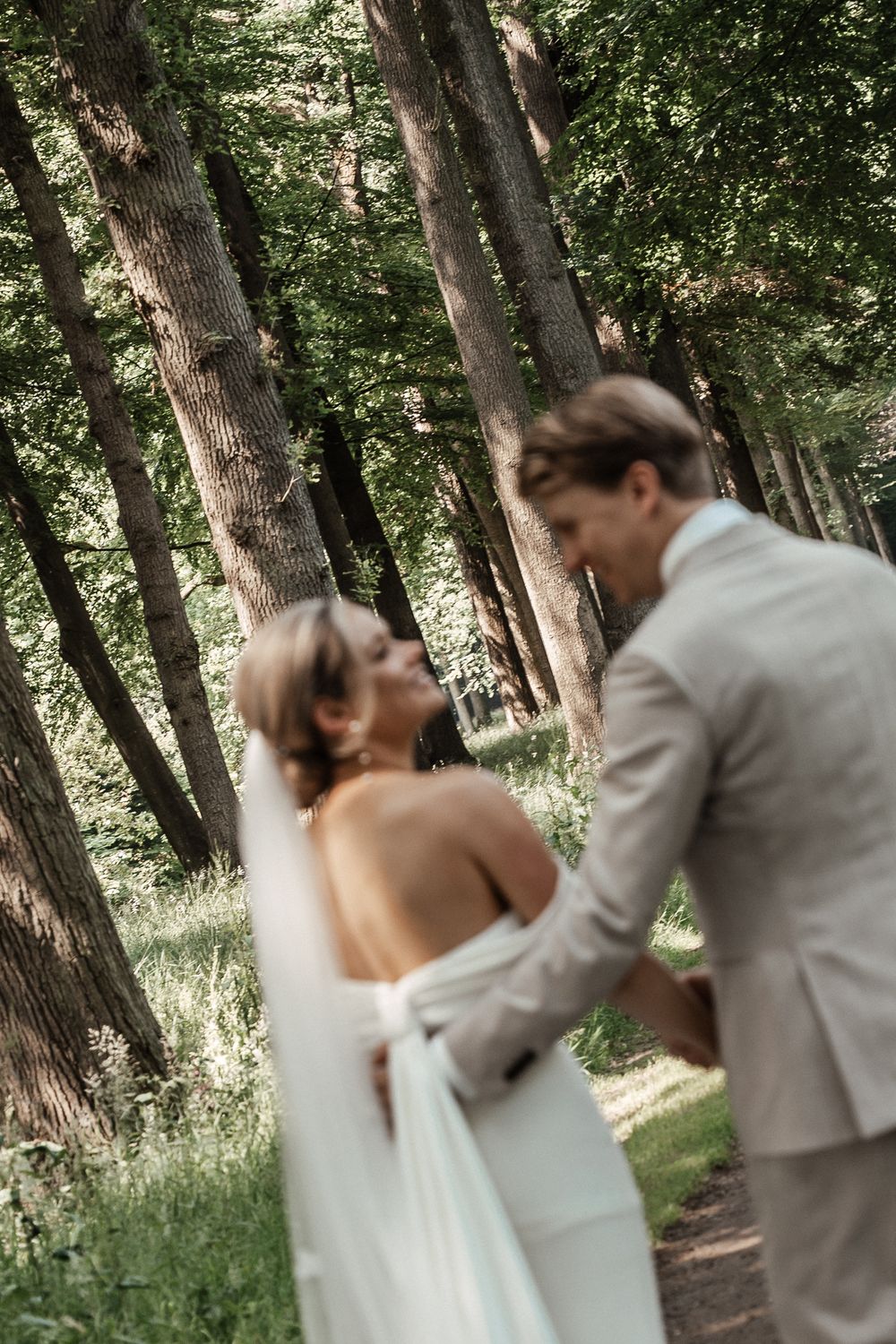 hoe kies je een trouwfotograaf

wat kost een trouwfotograaf

tips ontspannen voor de camera