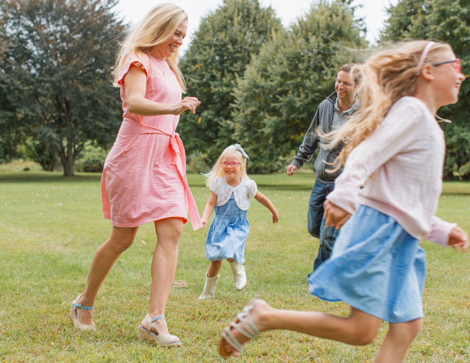 Fall playful family photos - Grand Blanc, Michigan Review