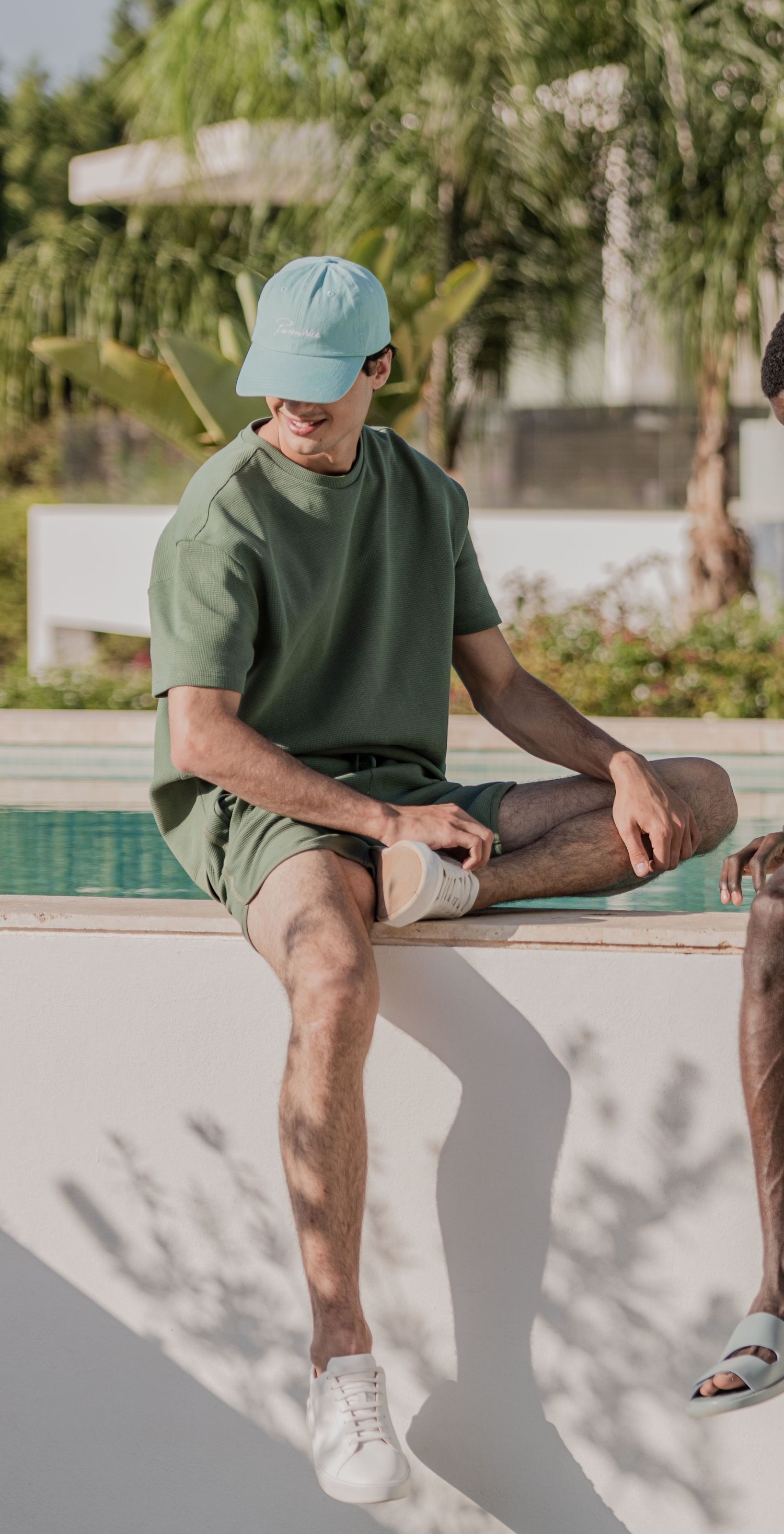 Stijlvolle modebeelden van Ballin Amsterdam en Pure Path in Marbella, Nerja en Málaga door Roberto Centurión.