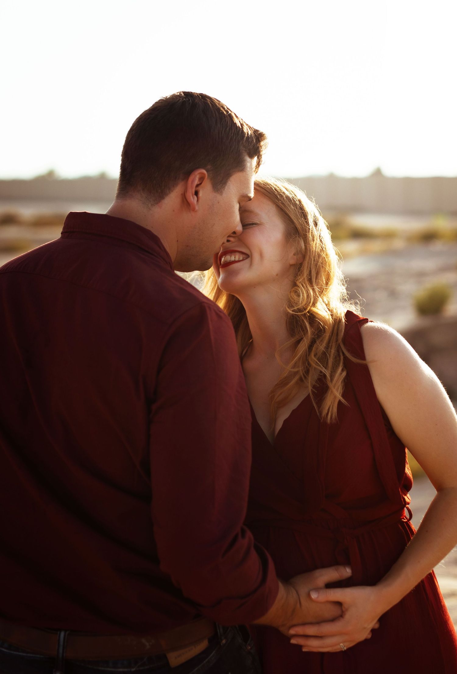 Maternity photoshoot outdoor desert lifestyle in abu dhabi