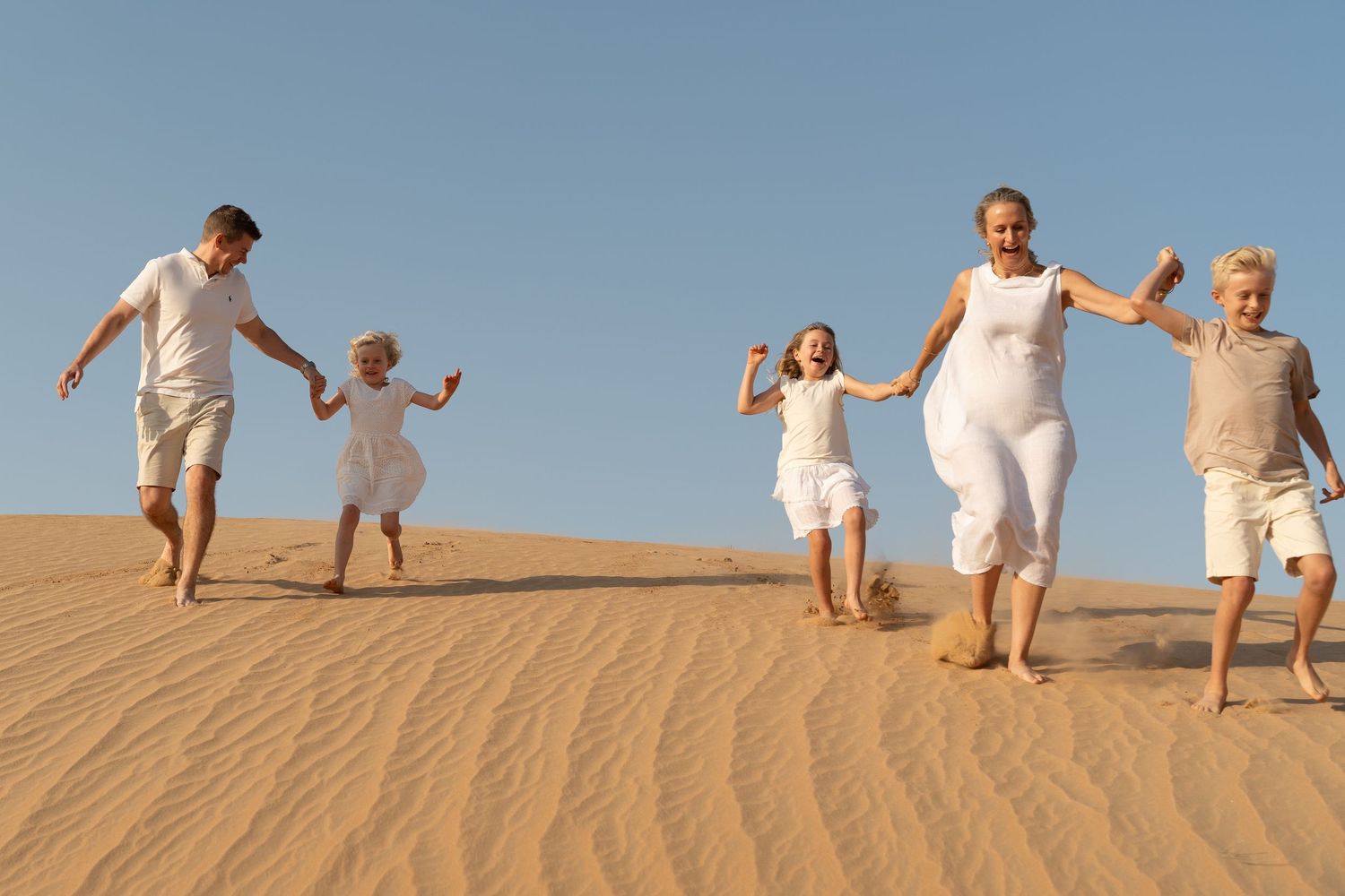 Family lifestyle photoshoot in abu dhabi deseett