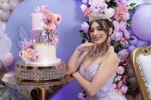 Fotografía profesional que inmortaliza cada momento único de tu quinceañera con estilo elegante y cercano en Puerto Rico, ponce San Juan