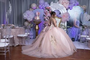Cada instante de tu quinceañera documentado con fotografía profesional que refleja alegría y emociones genuinas en Puerto Rico, ponce