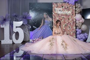 Cada instante especial de tu quinceañera capturado con fotografía profesional que refleja alegría y emoción real en Puerto Rico, ponce