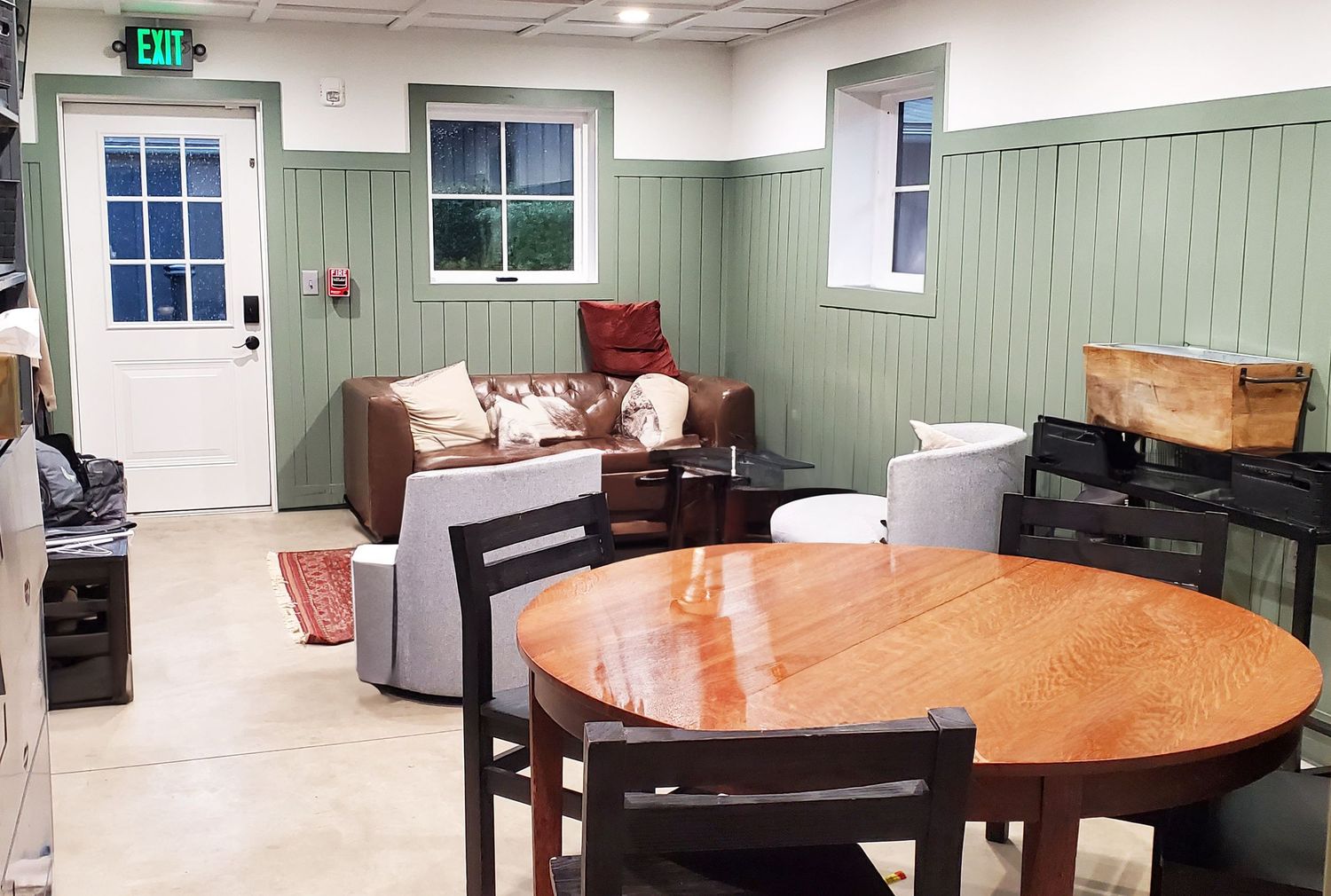 Oak Grove At Jorgensen Farms groom suite