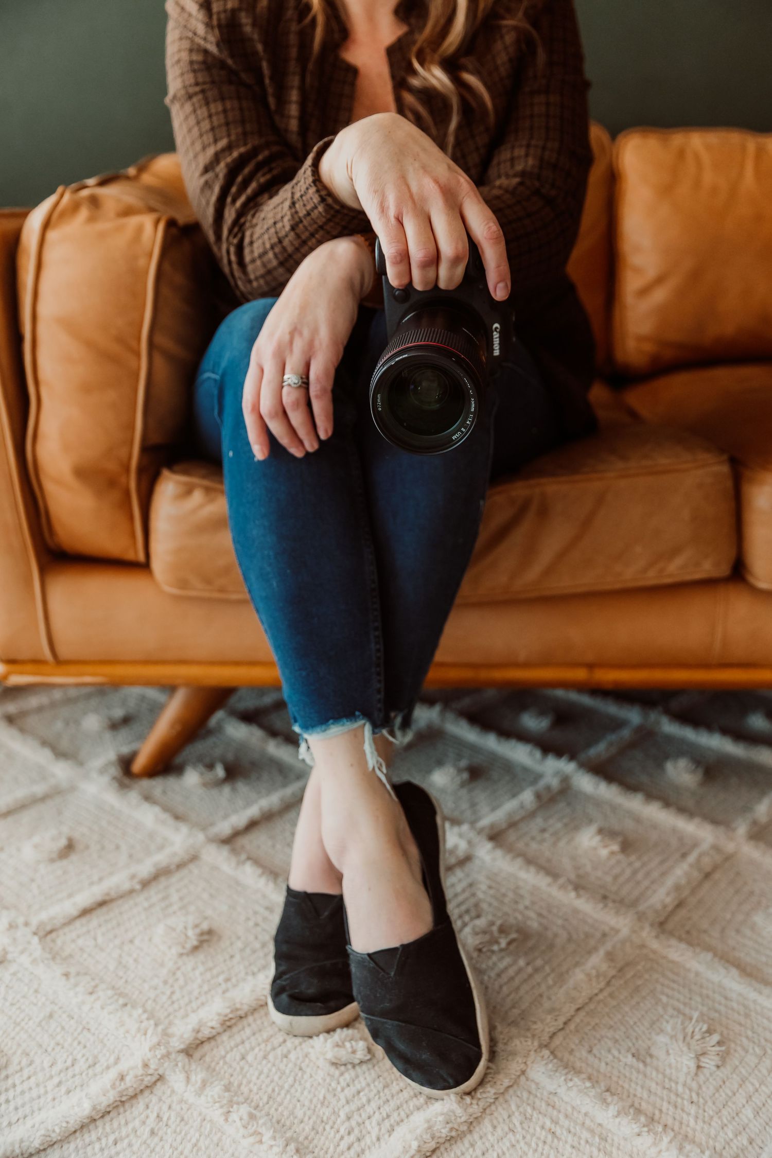 Lifestyle detail shots of Kansas photographer