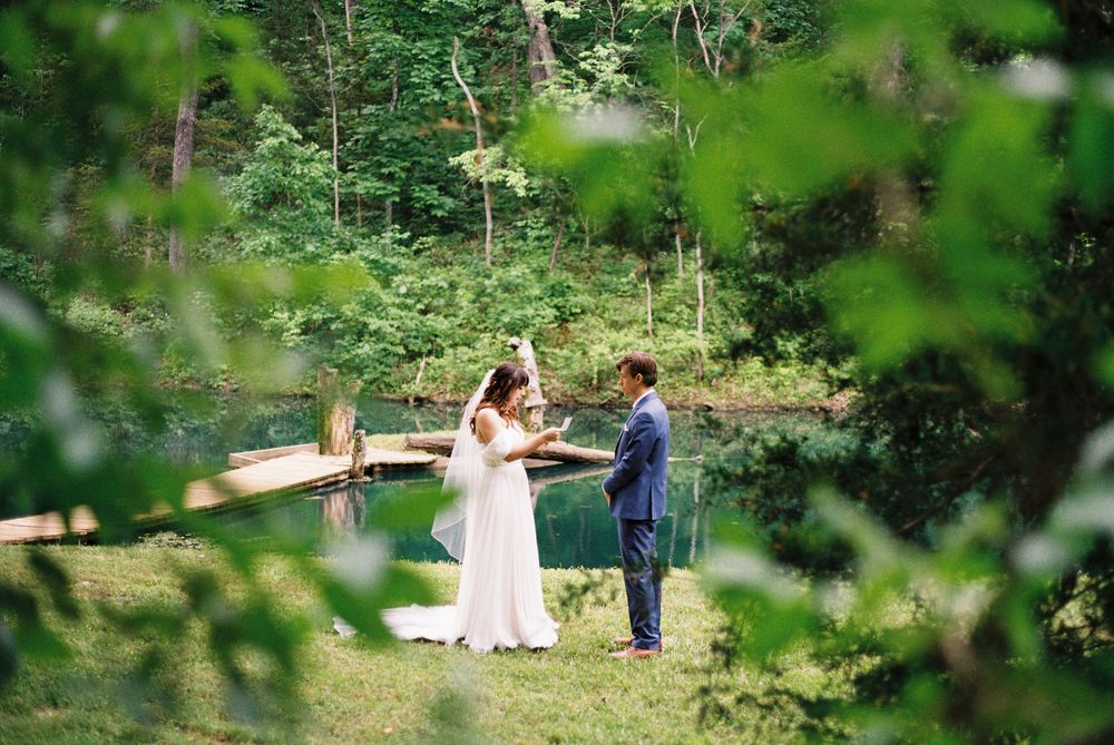 St. Louis bride and groom read vows