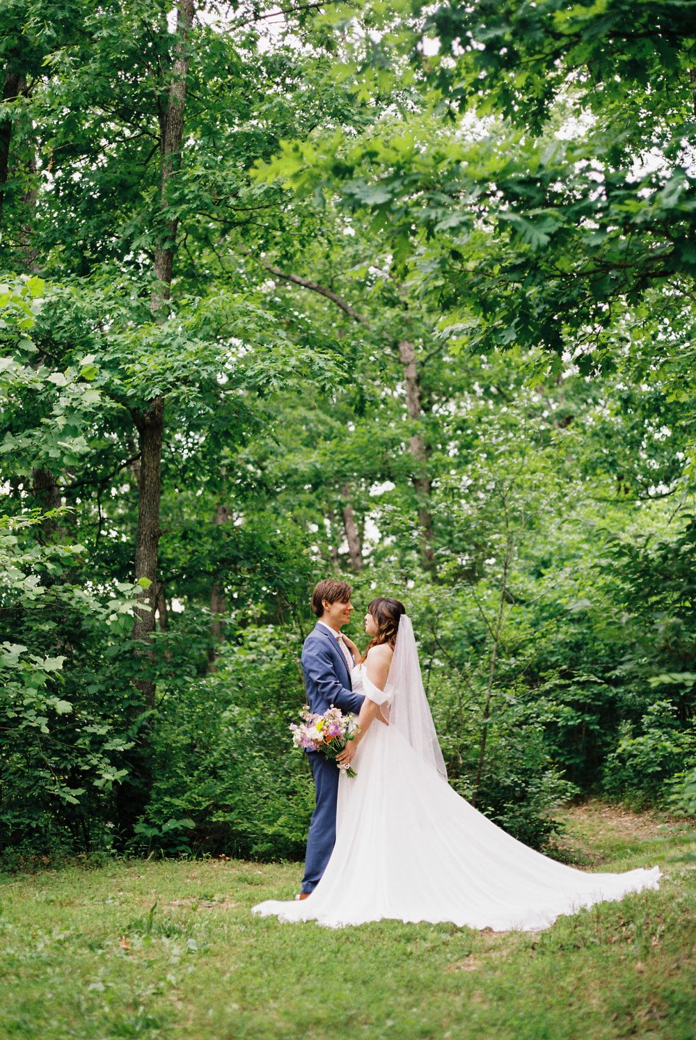 St. Louis bride and groom read vows