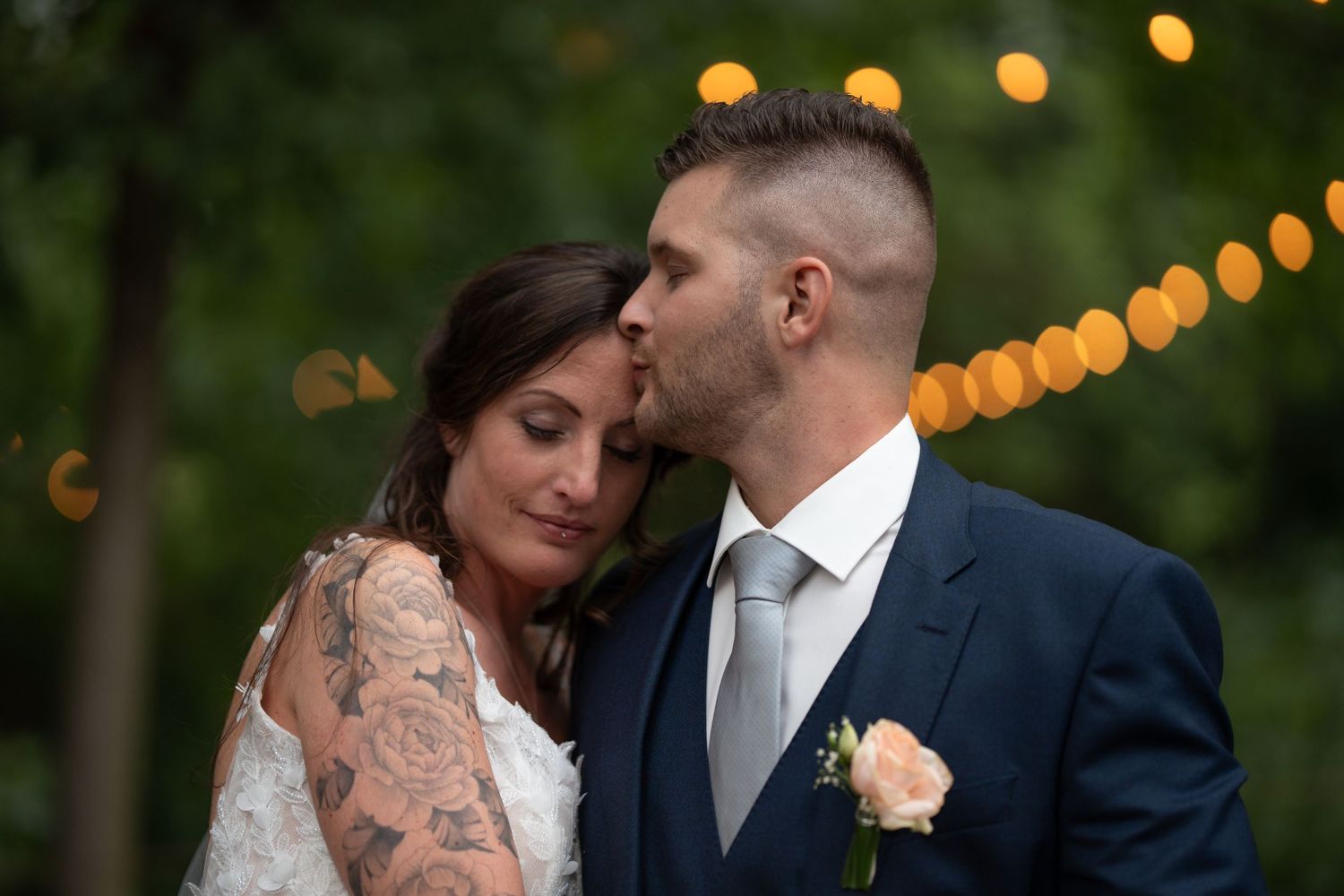 Authentische Hochzeitsfotos in Berlin - Brautpaar-Fotos bei der Eventkantine Berlin
