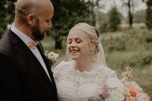 Bröllopsfotografering sommar Två skyttlar Örby Marks kommun