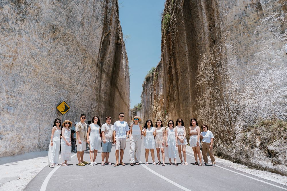 Group holiday photoshoot session in Bali
