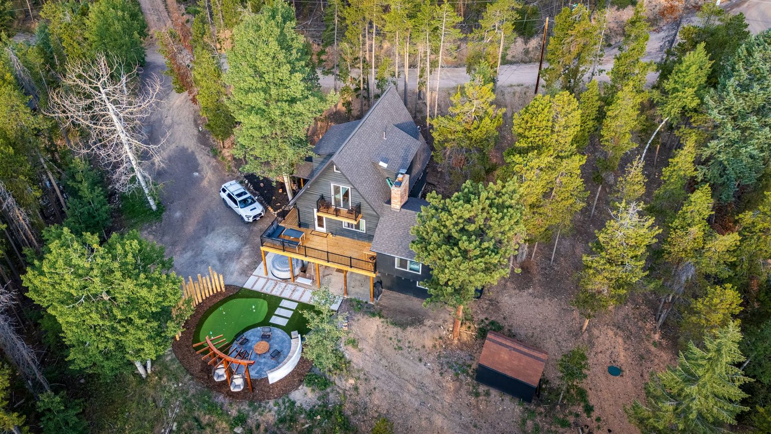 Aerial/drone photo of the Midnight Ridge AirBnb property