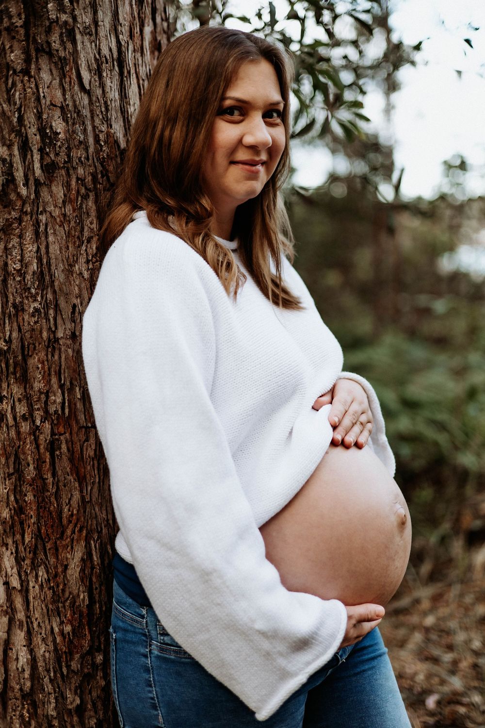Maternity photography session at Ewen Maddock Dam on the Sunshine Coast.