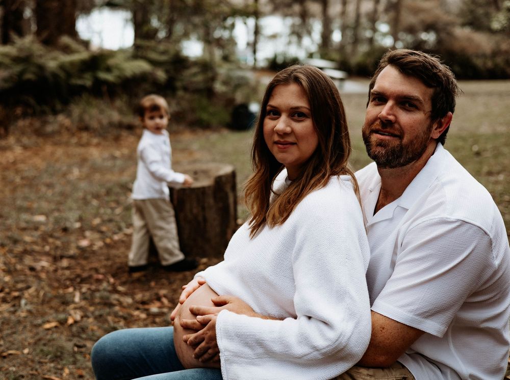 Maternity photography session at Ewen Maddock Dam on the Sunshine Coast.