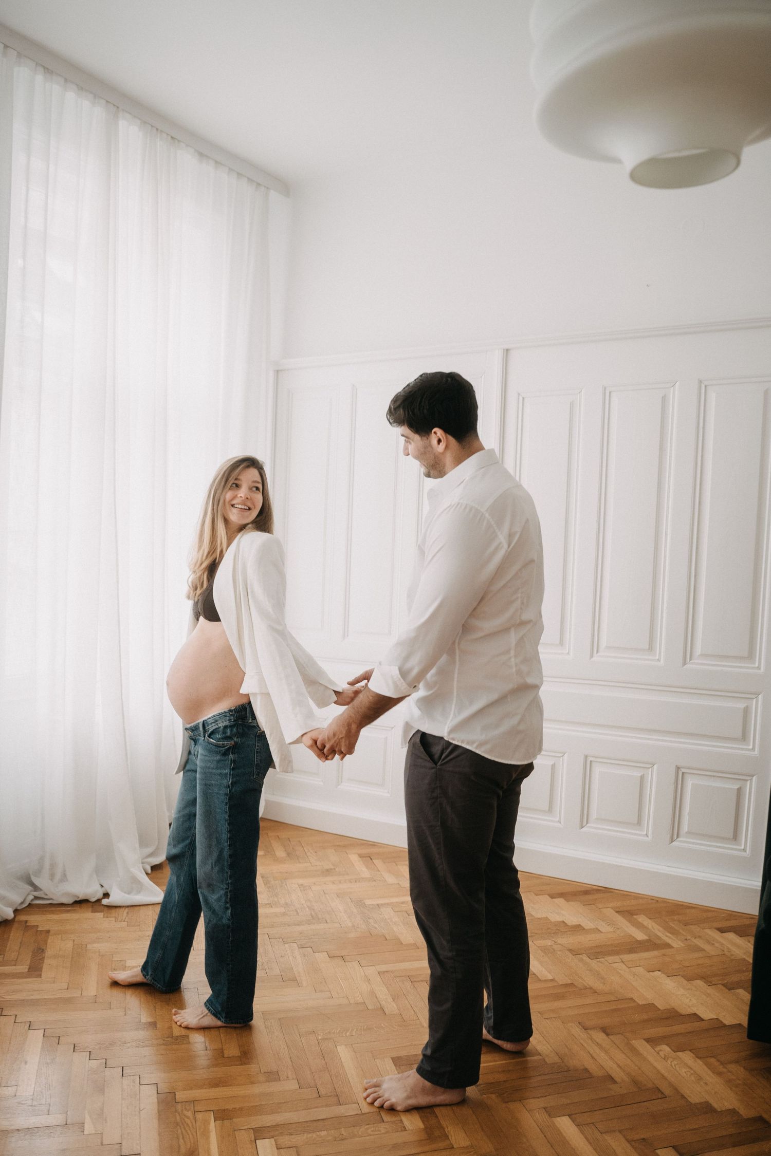 Studio Babybauch Shooting in Wien – zeitlose und elegante Schwangerschaftsfotos