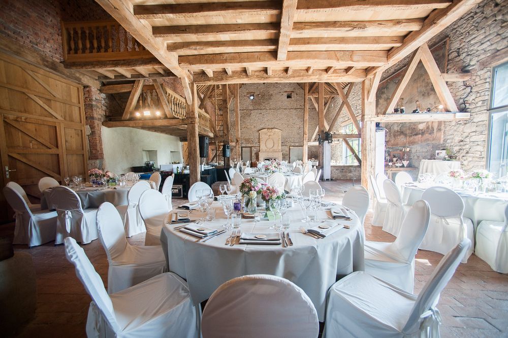 La décoration de la table des mariés au Château de Deulin