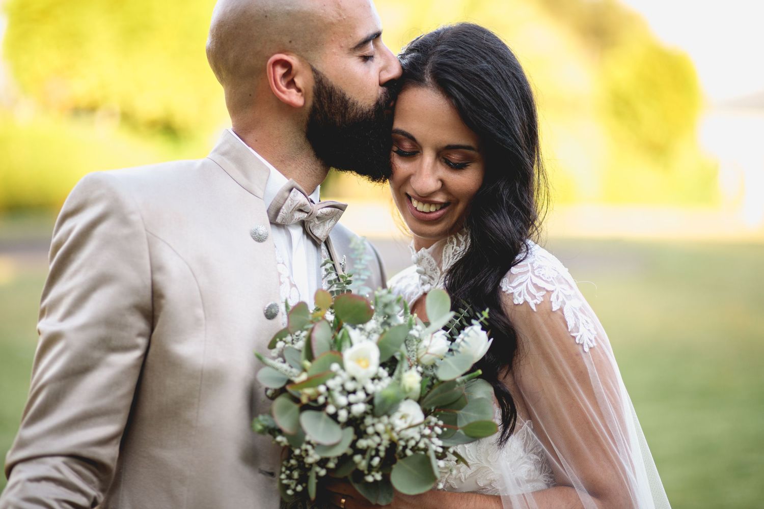 Noivos no seu dia de casamento no Porto