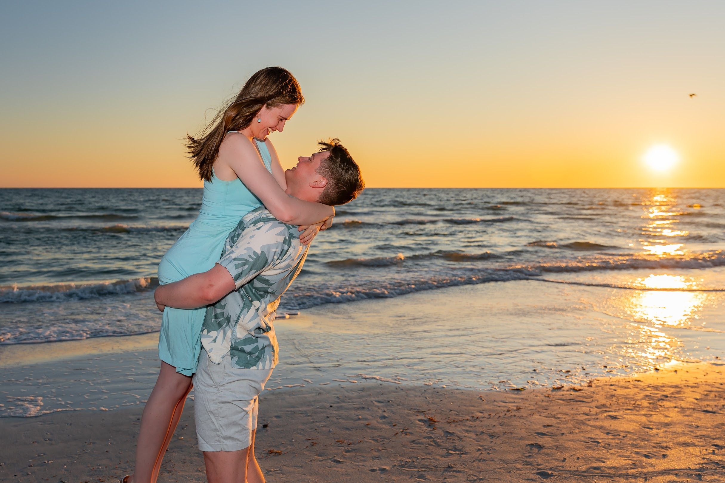 St Pete Beach-Couples-sunset photo session with BE Jazy Photography-St Pete Beach Photographer