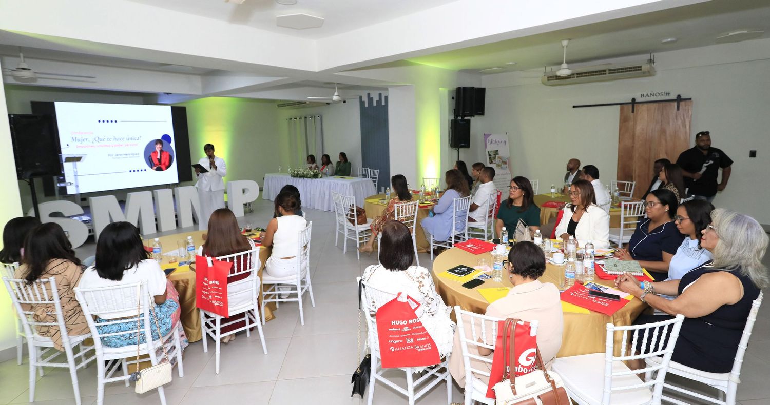 Derissé De León comparte estrategias de crecimiento y aprendizaje en actividad de Somos Impulsa.