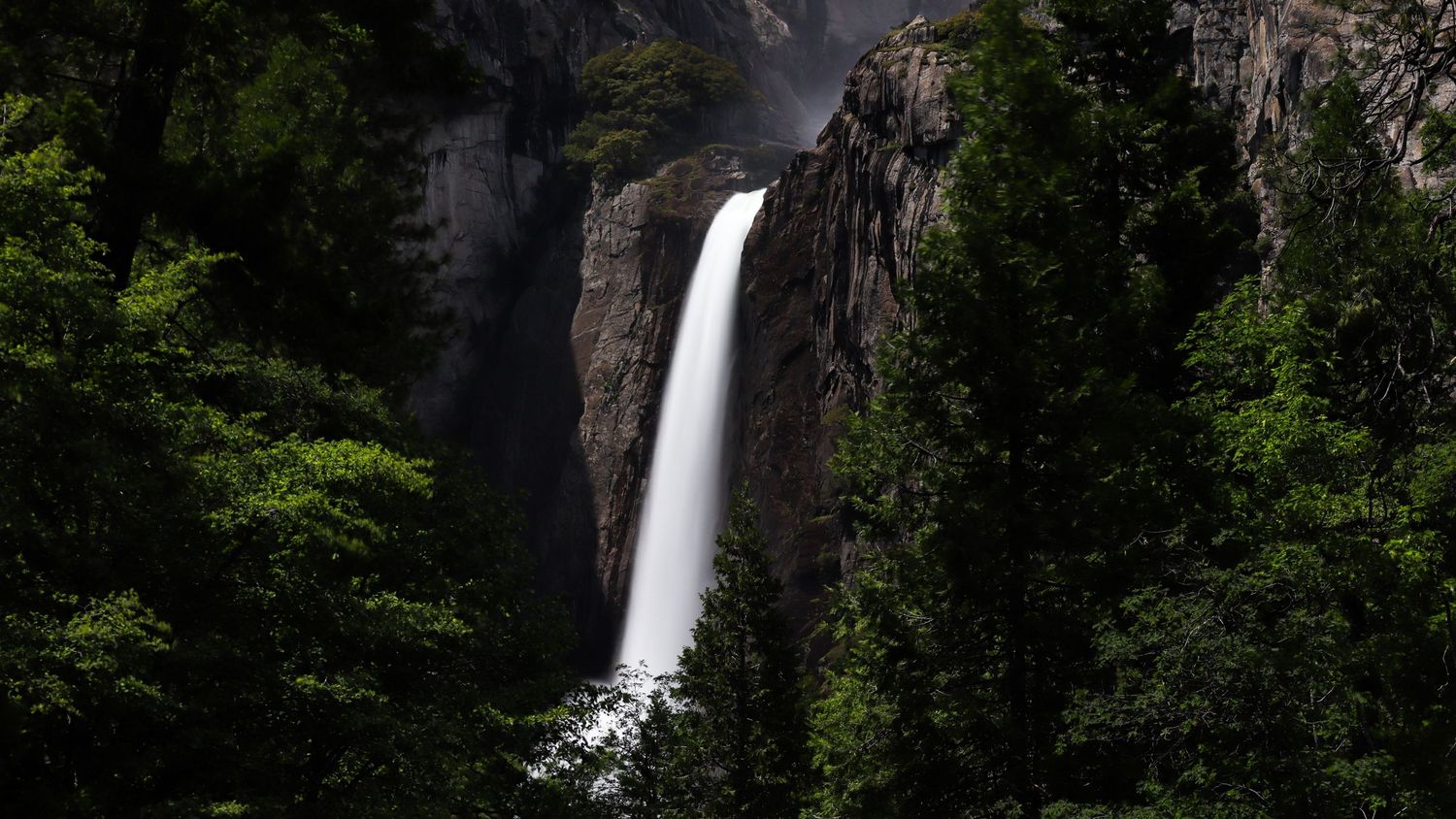 Lower Yosemite Falls, Yosemite National Park, CA