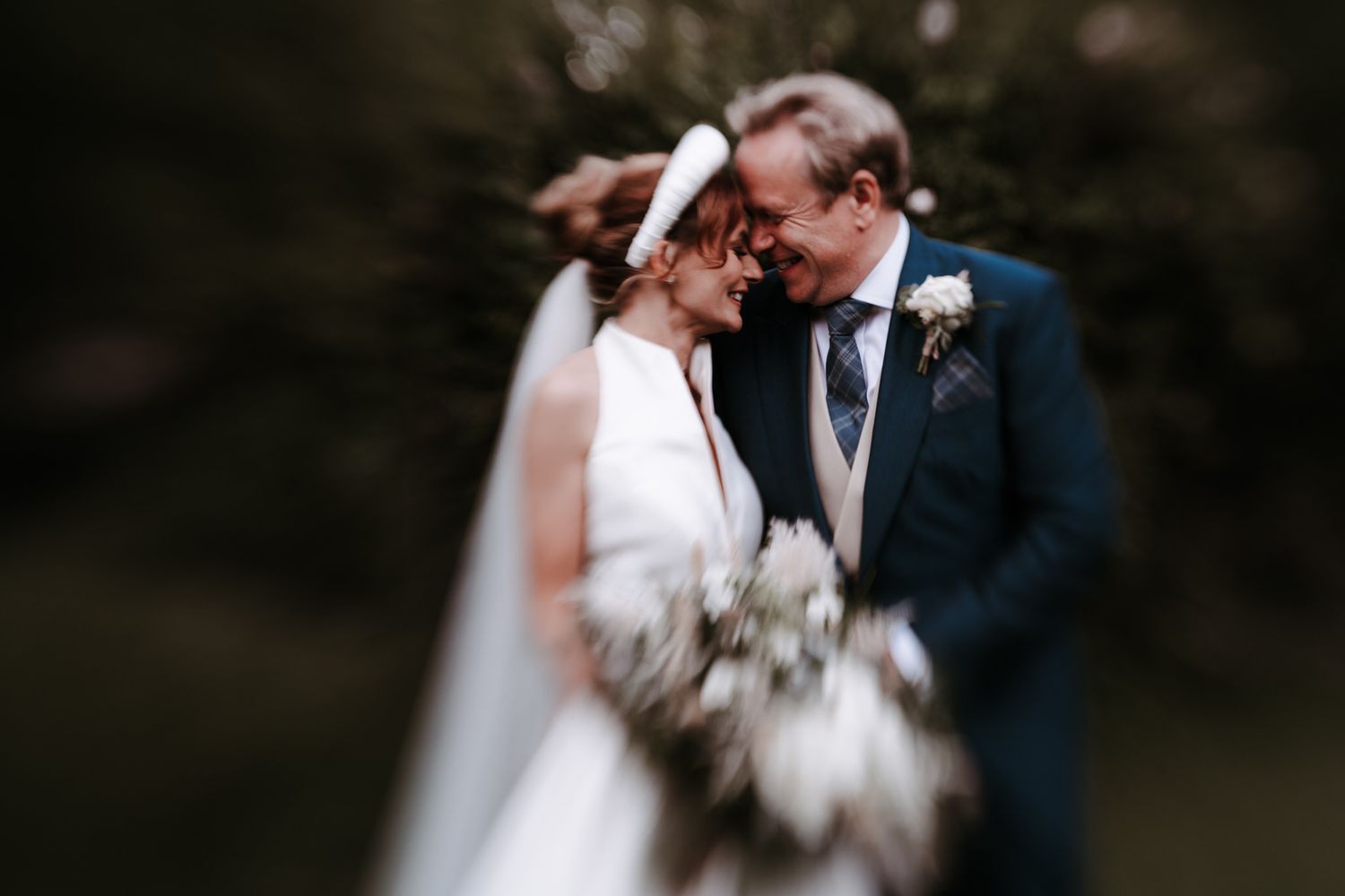 candid romantic atmospheric wedding photography by Rose and Rainbow Photography