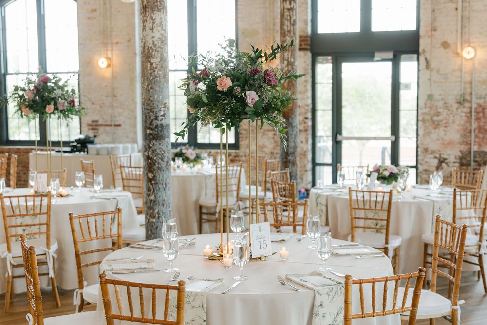 Cedar Room wedding photography captured by candid, timeless Charleston wedding photographer, Allison Hanson Photography