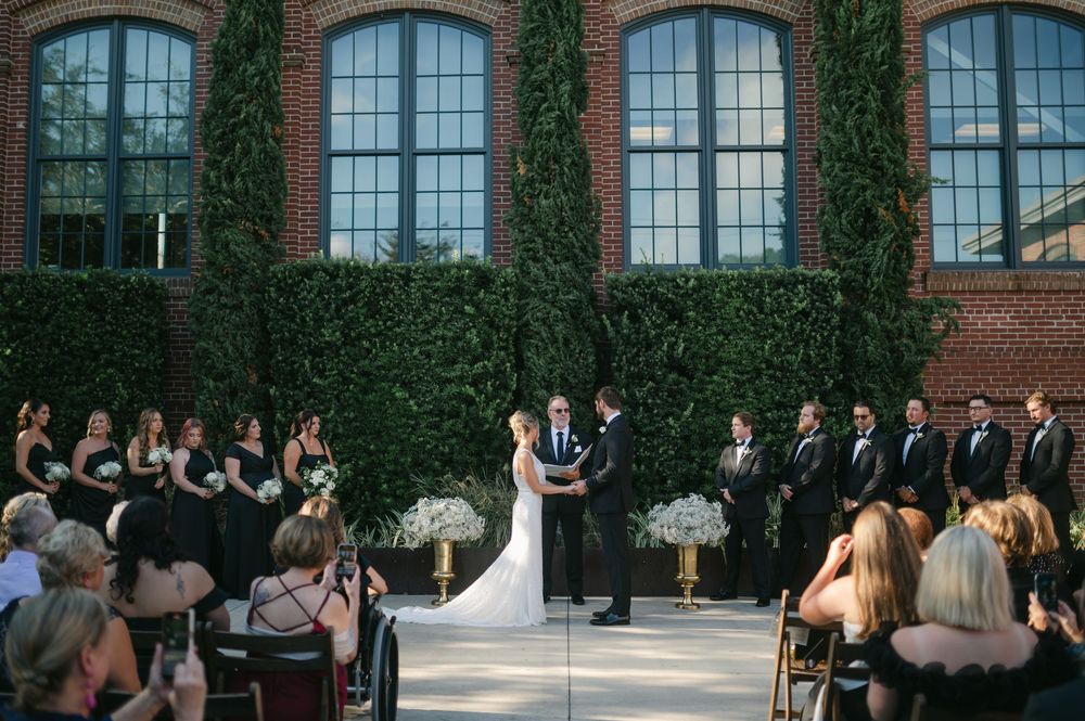 Cedar Room wedding photography captured by candid, timeless Charleston wedding photographer, Allison Hanson Photography