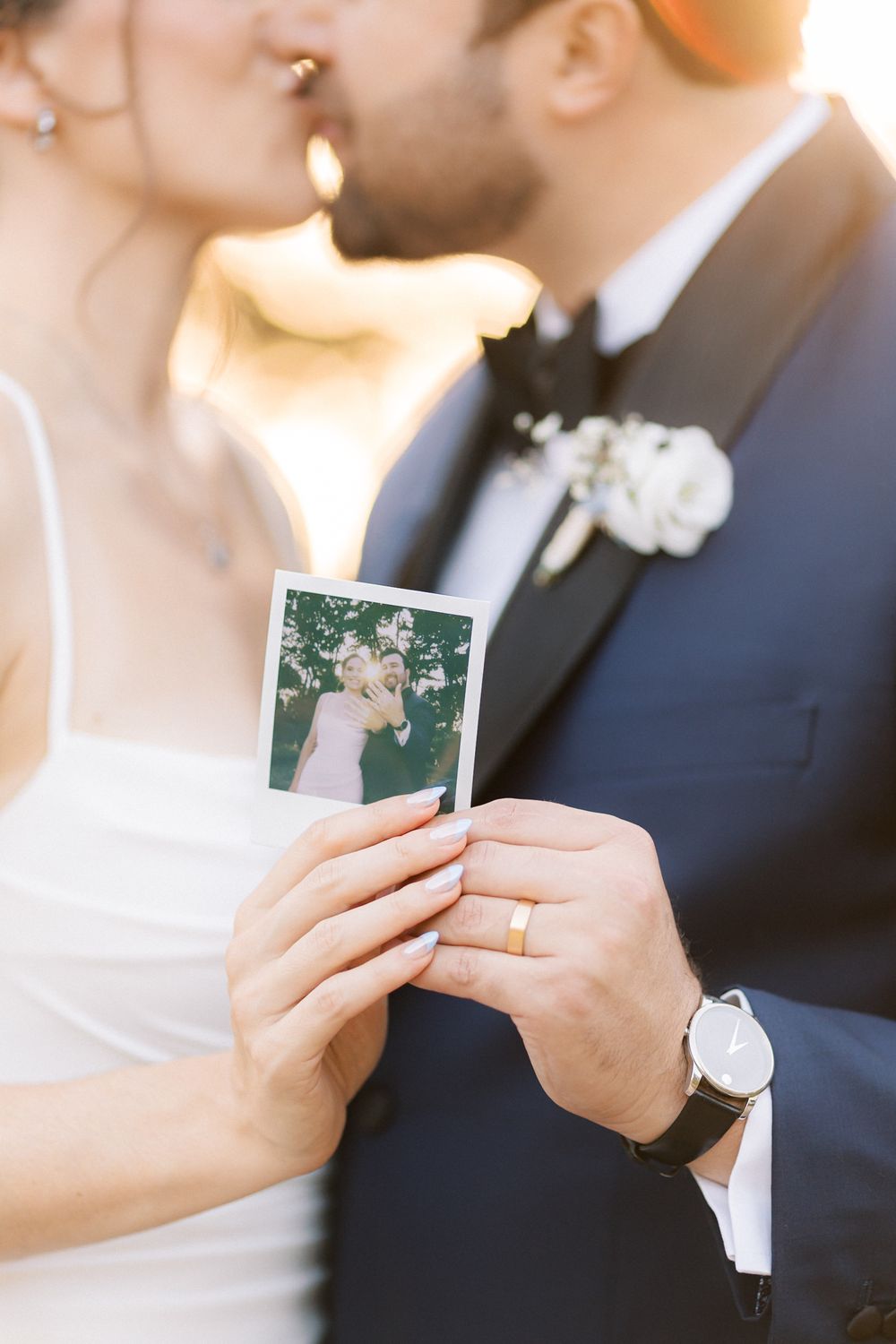 Romantic golden hour wedding photos at Quinta do Torneiro, Lisbon, by a Portugal wedding photographer